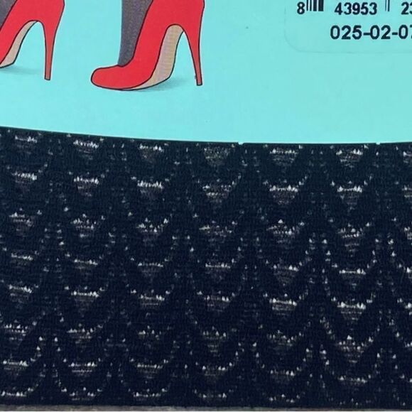 NWT ASSETS by SPANX Black Wishbone Pattern Shaping Tights Size 2 Slimming Sculpt - Picture 10 of 11